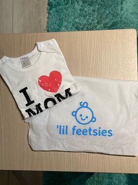 I ♥ MOM Cute Baby Onesie
